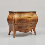 1086 2440 CHEST OF DRAWERS